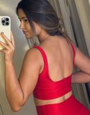 Blusa preta Marthi e conjunto Short vermelho